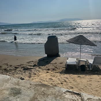 Kuşadası Sahilinde Künklerin Görüntü Kirliliği Ve Koku Sorunu