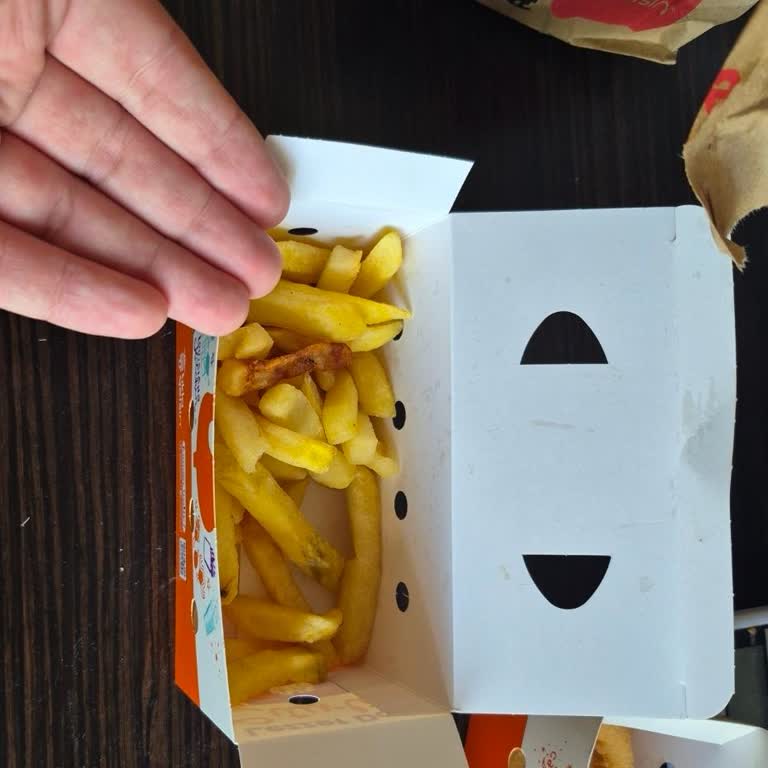 Mega Patates Paketi Özensiz Ve Porsiyon Hayal Kırıklığı