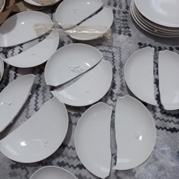 Yurtiçi Kargo'dan Gelen Yemek Takımında 6 Tabak Kırıldı: Hızlı Değişim Ve İade Talebi