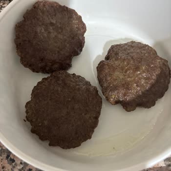 Bonfilet Steak Burger Köftesinde Aşırı Koku Ve Sert Doku İade Talebi