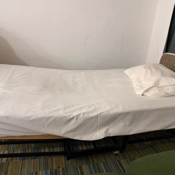 Ladonia Hotel’de Çökmüş Ek Yatak, Aileyi Konforsuz Bıraktı