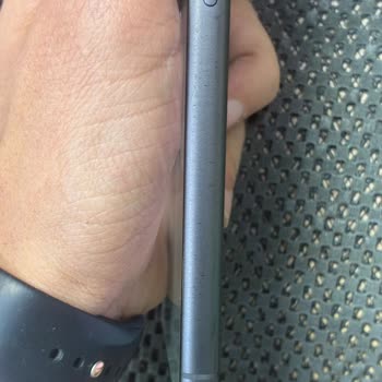 Titanyum Kasa Çizildi, Cihaz Performans Ve Isınma Sorunları Yaşıyor, Servis Sorun Yok Diyor