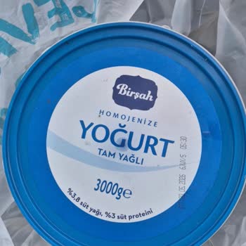 Son Kullanma Tarihi Geçmiş Küflü Yoğurt Ve Kaba Personel Davranışı