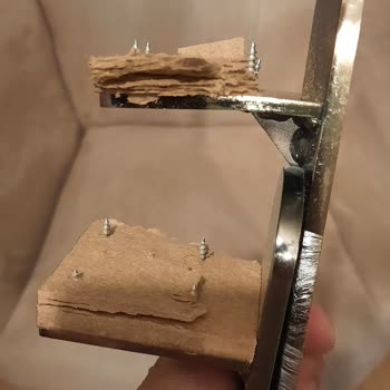 Ünite Ayaklarındaki Karton Malzeme Aldatması Ve Güvenlik Riski