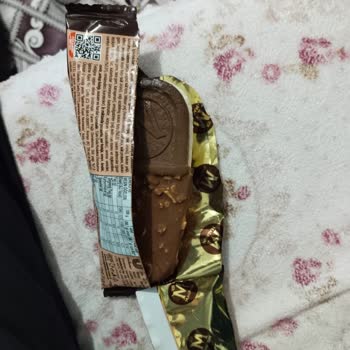Ambalajla Uyuşmayan Magnum Dondurması Çubuk Ve Badem Eksikliği