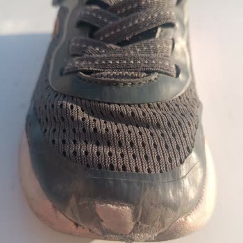 Üç Ayda Skechers Çocuk Ayakkabısının Kauçuk Parçalanması Üretim Hatası Olarak Değerlendirilmeli