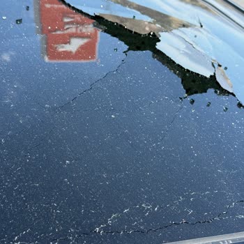 Citroen C5 Aircross Cam Tavanının Aniden Patlaması Ve Garanti Kapsamında Değişim Talebi