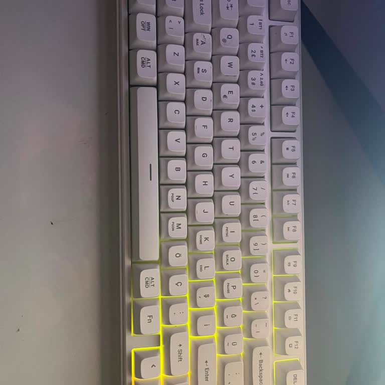 Sol RGB Işıkları Çöken Yeni Klavye İçin Garanti Değişim Talebi