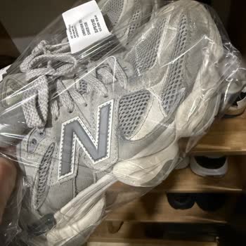 New Balance 9060 Ayakkabısında Süet Üzerinde Renk Transferi Ve İade Talebi