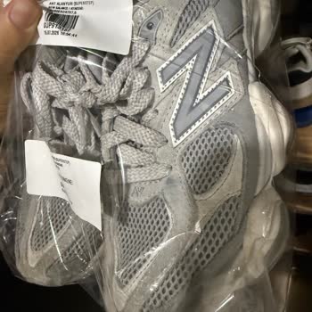 New Balance 9060 Ayakkabısında Süet Üzerinde Renk Transferi Ve İade Talebi