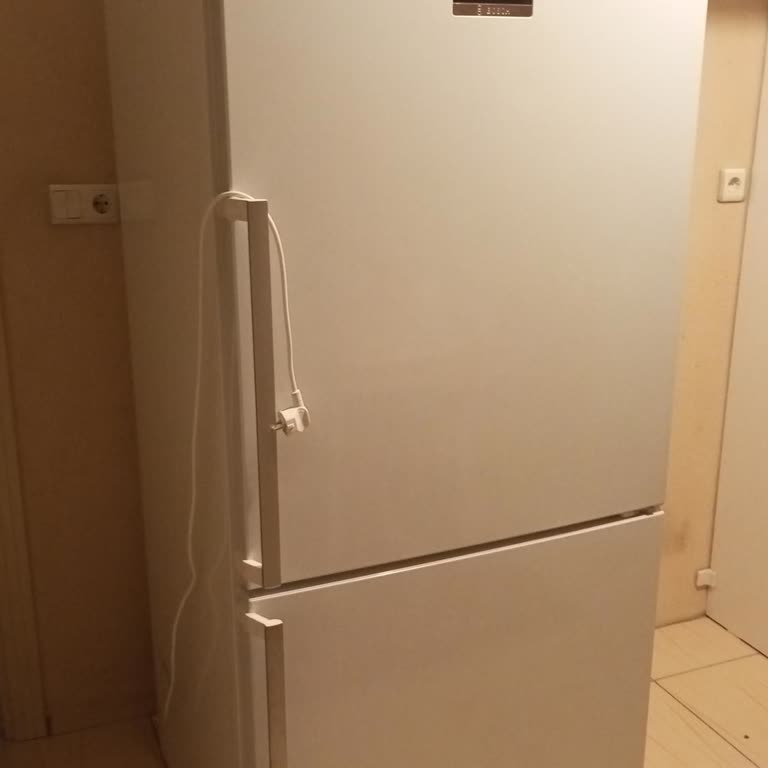 Bosch Garanti Buzdolabı Arızası Çözülmez, İzmir Sıcaklarında Servis Çaresizliği