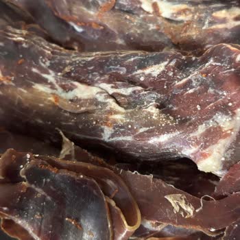 Metro Market'ten Bozulmuş Dana Pastırma: Tüketim Tarihi Geçmemiş Olmasına Rağmen Sağlık Riski