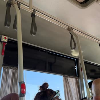 Otobüs 615’te Klima Çalışmıyor, Cam Kilitleri Açılmıyor Ve Sıcaklık Katlanılmaz