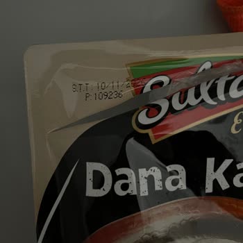 Sultan Etçi Sucukta Bozulmuş Koku Ve Tat, Şikayet Hattı Cevap Vermedi