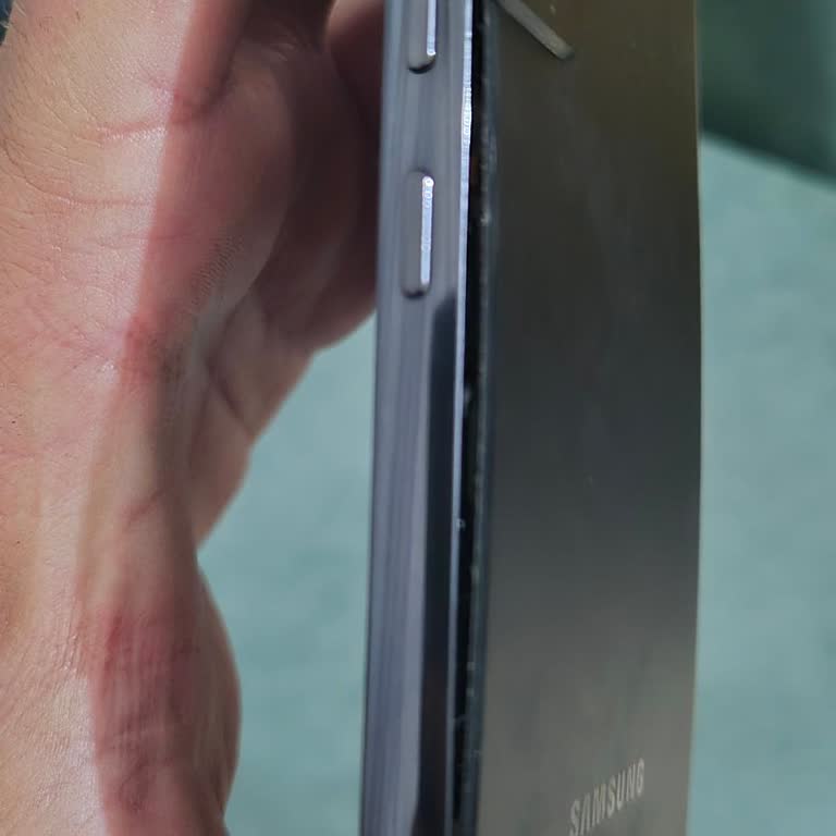 Samsung S22 Batarya Şişmesi Nedeniyle Garanti Kapsamında Ücretsiz Değişim Talebi