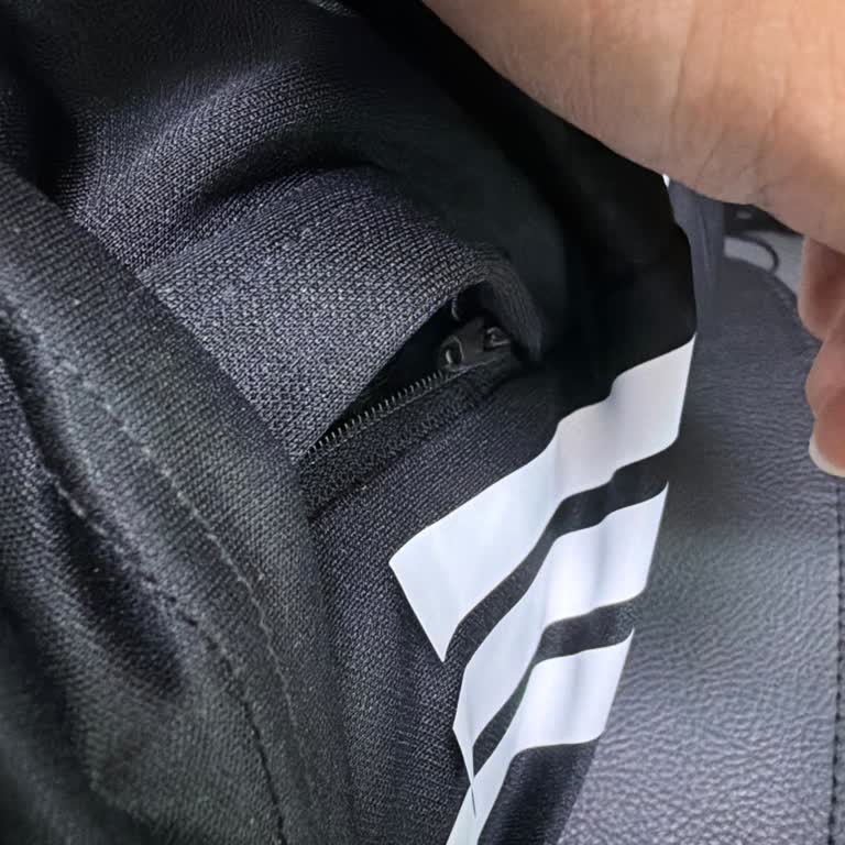 Boyner'den Aldığım Adidas Şortta Logo Yırtık, İade Ve Ücret İadesi Talebi