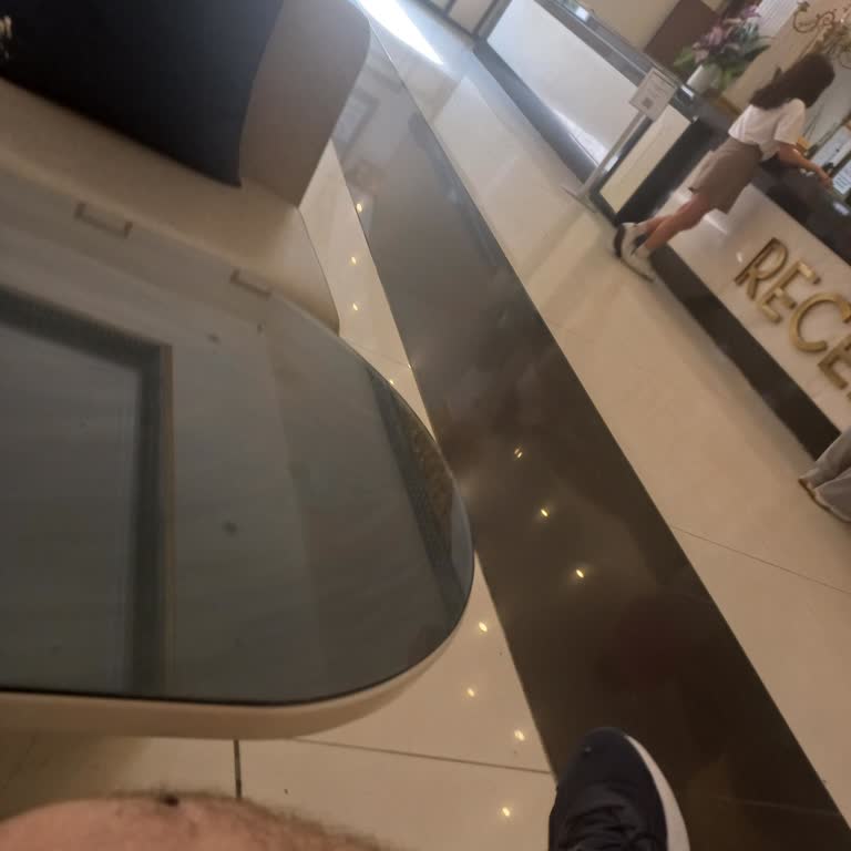 Sinek Dolu Odalar, Kirli Bulaşıklar Ve İlgisiz Personel