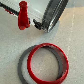 Dyson V15 Detect Absolute Haznesindeki Kırılan Lastik Parçası İçin Ücretsiz Değişim Talebi