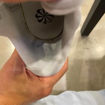 Ayakkabımın Arka Dikiş Altındaki Sert Plastik Parça Ağrıya Yol Açıyor Ve İade İsteğim Reddedildi
