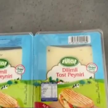 Sütaş Açılmamış Kaşar Dilimi İçerisinden Cisim Çıktı