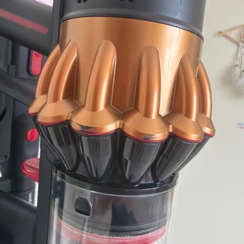 Dyson Servisinde Ürün Çizik Ve Eğik Şekilde Geri Döndü