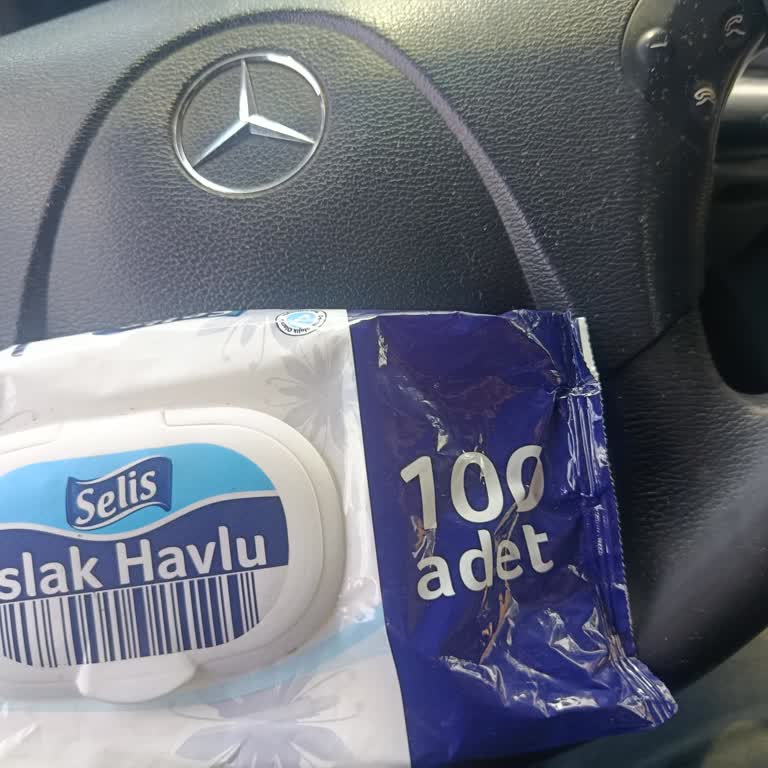 Mopaş Hipermarket Selis Islak Havlu Araç Torpidosunda Kirli Tabaka Bıraktı