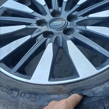 Araklı’da Paslı Metal Kutu Aracımın Lastiğini Yırtarak Güvenliği Tehlikeye Attı