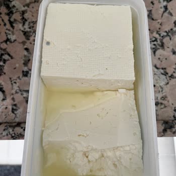 Tarihi Geçmemiş Beyaz Peynirin Hızlı Küflenmesi Ve Değişim Talebi