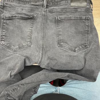 Rengi Açılan Siyah Jean Pantolon İçin Mağaza Değişim Talebi