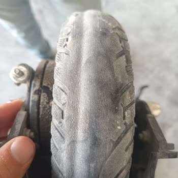 Arka Lastikte Hızlı Aşınma Ve Scooter Sarsıntısı Güvenlik Endişesi