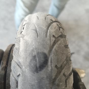 Arka Lastikte Hızlı Aşınma Ve Scooter Sarsıntısı Güvenlik Endişesi