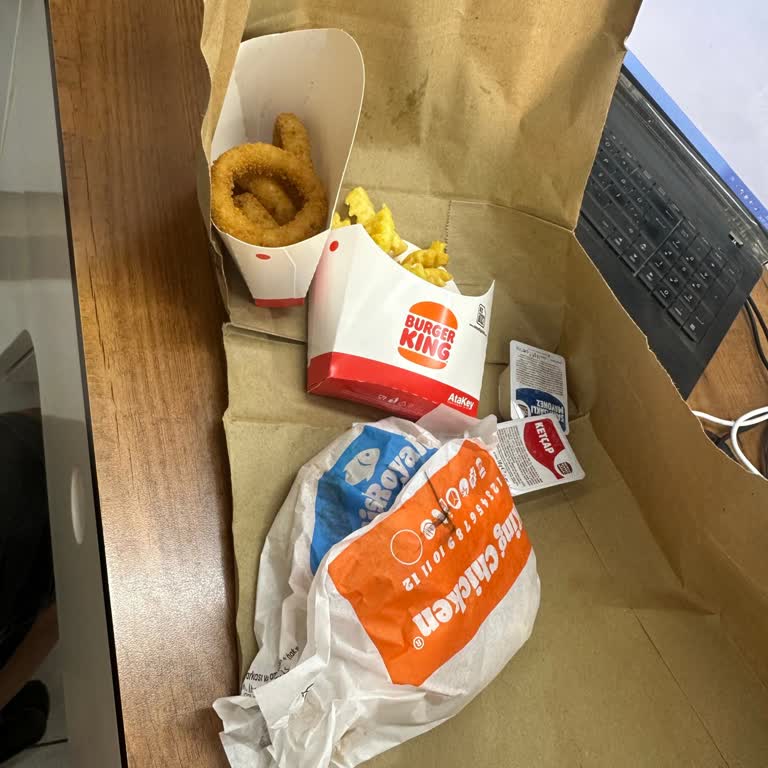 GetirYemek'ten Burger King Siparişinde Hamburger Eksik Ve Yetersiz İade Talebi