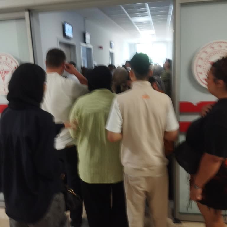 Esenyurt Yeşil Alan Polikliniğinde Tek Doktor Nedeniyle Uzun Bekleme Ve Kargaşa