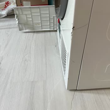 Servis Sonrası Makine Su Sızdırıyor Ve Kötü Koku Çıkartıyor, Yetkili Servis Çözüm Getiremiyor