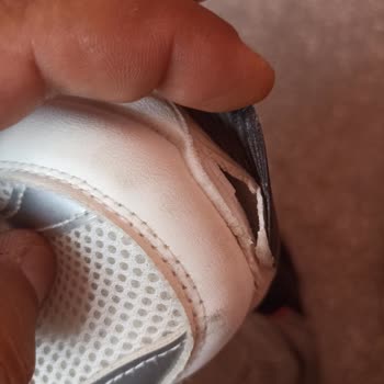 Kısa Sürede Yırtılan Kadın Spor Ayakkabısının Üretim Sorunu