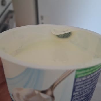 Açılmamış Üründe Küflenme Görerek Gıda Güvenliği Endişesi
