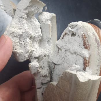 Bambi Mağazasındaki Süet Ayakkabının Kısa Sürede Çürümesi Ve Garanti Reddi