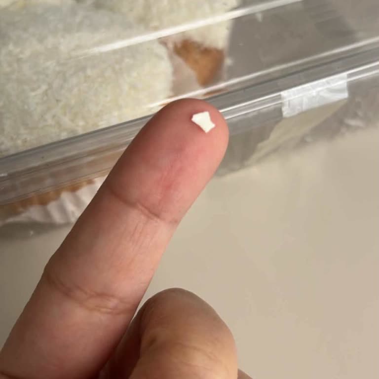 Diva Pastanesinde Kartopu Ürününün İçinden Yumurta Kabuğu Çıktı