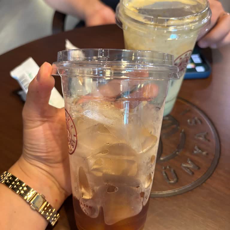 Cold Brew'da Buz Fazlası Ve Ücret Şikayeti