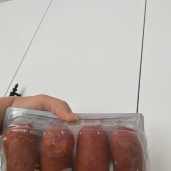 Emin Dana Sucukta Açıldıktan Sonra Görülen Beyaz Küf Ve Gıda Güvenliği Endişesi