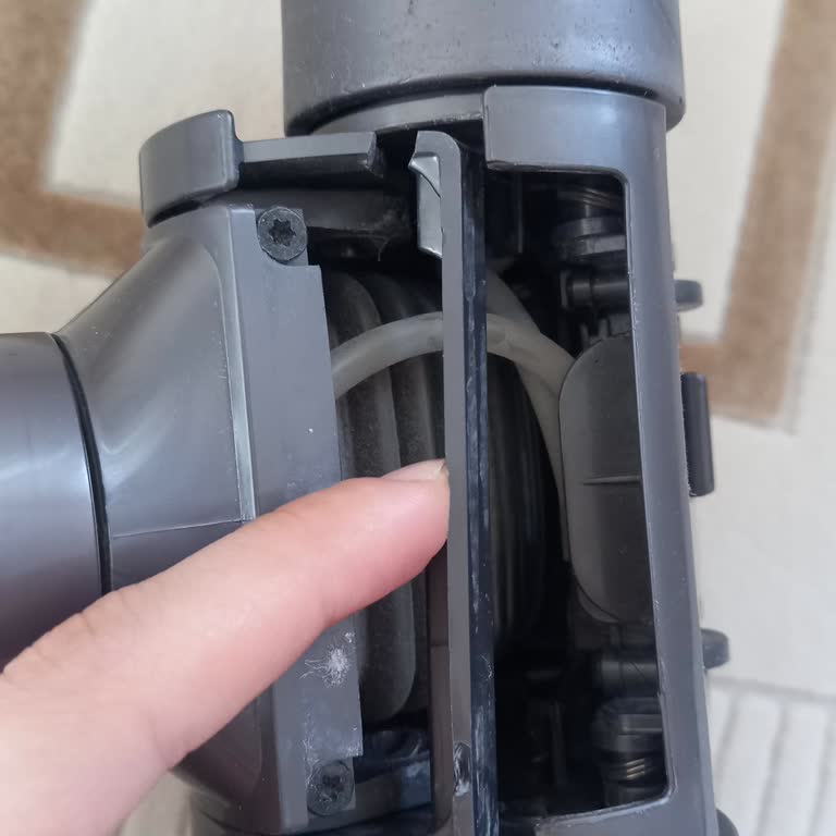 Dyson Cinetic Big Ball Absolute 2 Süpürge Başlığı Kırıldı, Garanti Kapsamında Değişim Talebi