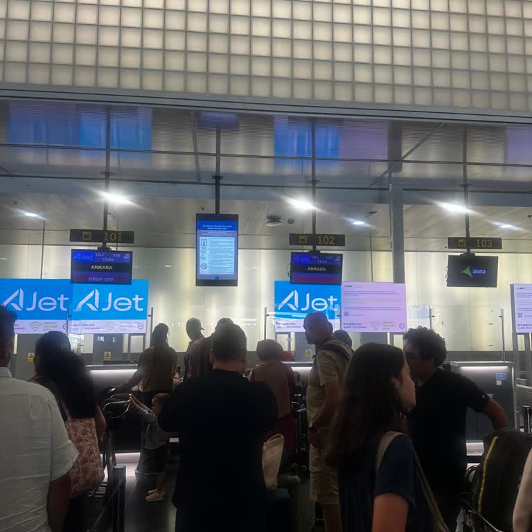 Checkin Sırasındaki Uzun Bekleme Ve Kaba Personel Davranışı
