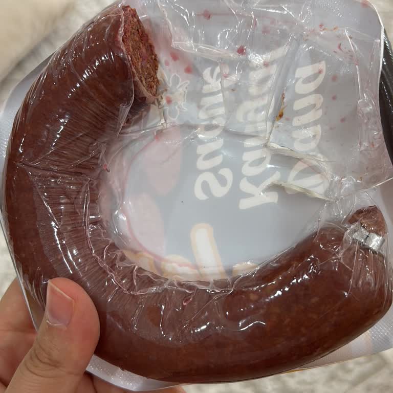 Polonez Sucukta Pembe Boya Kontaminasyonu Ve Mağaza Cevapsızlığı