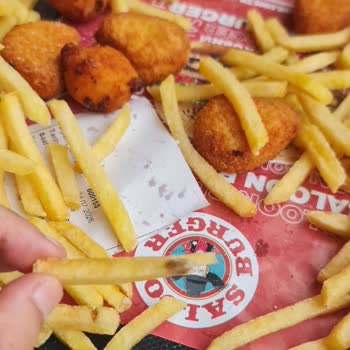 Esenyurt City Center'da Patates Kızartmasından Yabancı Madde Çıktı