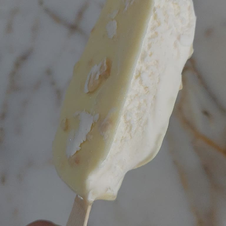 Magnum Beyaz Dondurmasında Çikolata Parçası Olmaması
