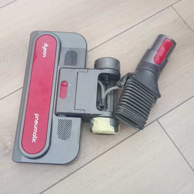 Dyson CY26 Süpürge Başlığı Kısa Sürede Kırıldı, Garanti Kapsamı Dışında Tutulması Haksız