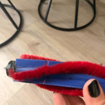 Dyson Spot+Scrub İslak Kuru Robot Süpürge Harita Sorunları Ve Köşe Temizliğinde Başarısız