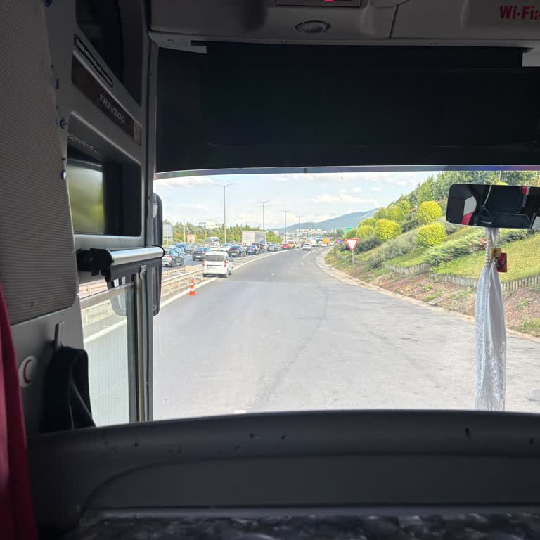 Geciken Sefer, Biletsiz Yolcu Alımları Ve Şoförün Sigara İçmesi