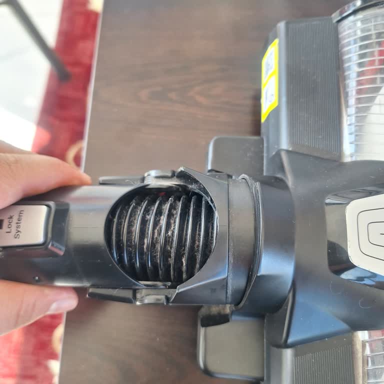 Tefal X-Force Flex Süpürge Başlığı Kırıldı, Yetkili Servis Ücretsiz Değişim Talep Ediyor