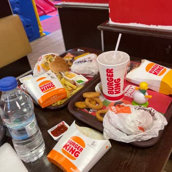 Burger King Barajyolu Şubesinde Müdürün Çocuğa Yönelik Saygısız Davranışı